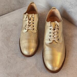 Brioso Oxford Shoes Women's 9.5 Golden Leather Fixby Perforated Metallic New$120